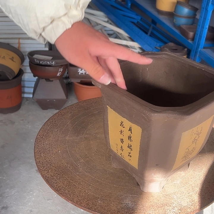 23黄切角四方花盆花盆