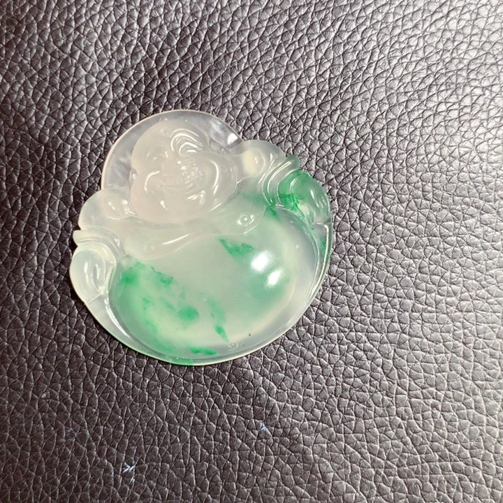 石英质玉佛公未镶嵌胡*吊坠