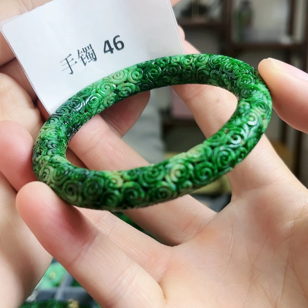 翡翠手镯未镶嵌手镯57.9