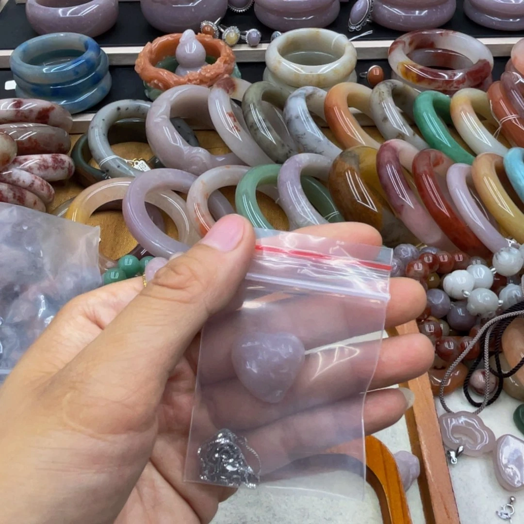 石英岩玉圈口齐全未镶嵌包**河