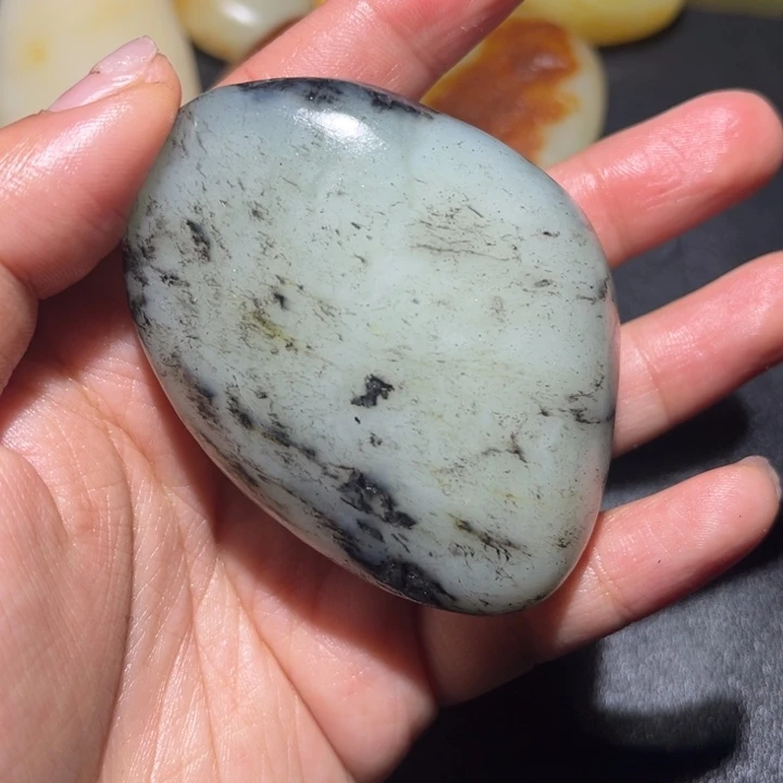 和田玉未镶嵌珠宝奇石