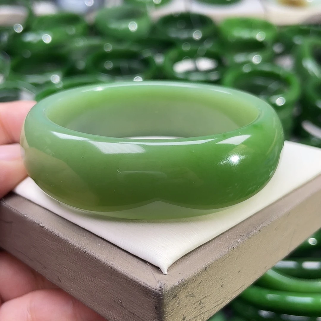 未镶嵌手镯和田玉（碧玉）