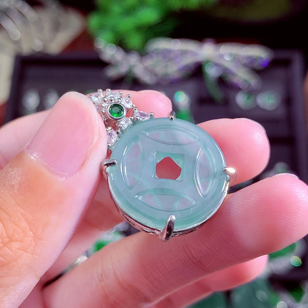 颈饰未镶嵌翡翠天然