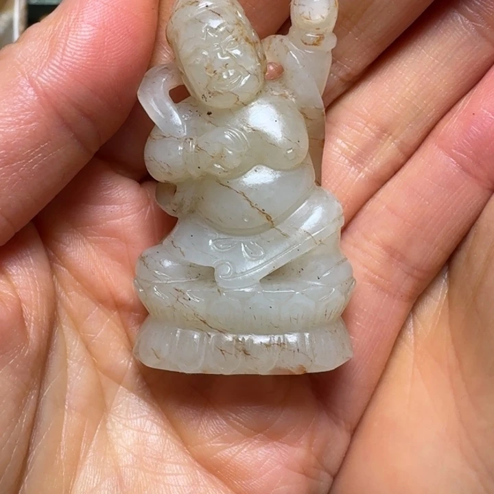 用***6和田玉（糖玉）未镶嵌把件