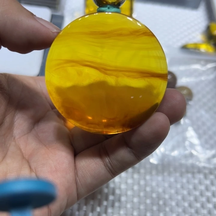 用***7琥珀未镶嵌颈饰琥珀吊坠