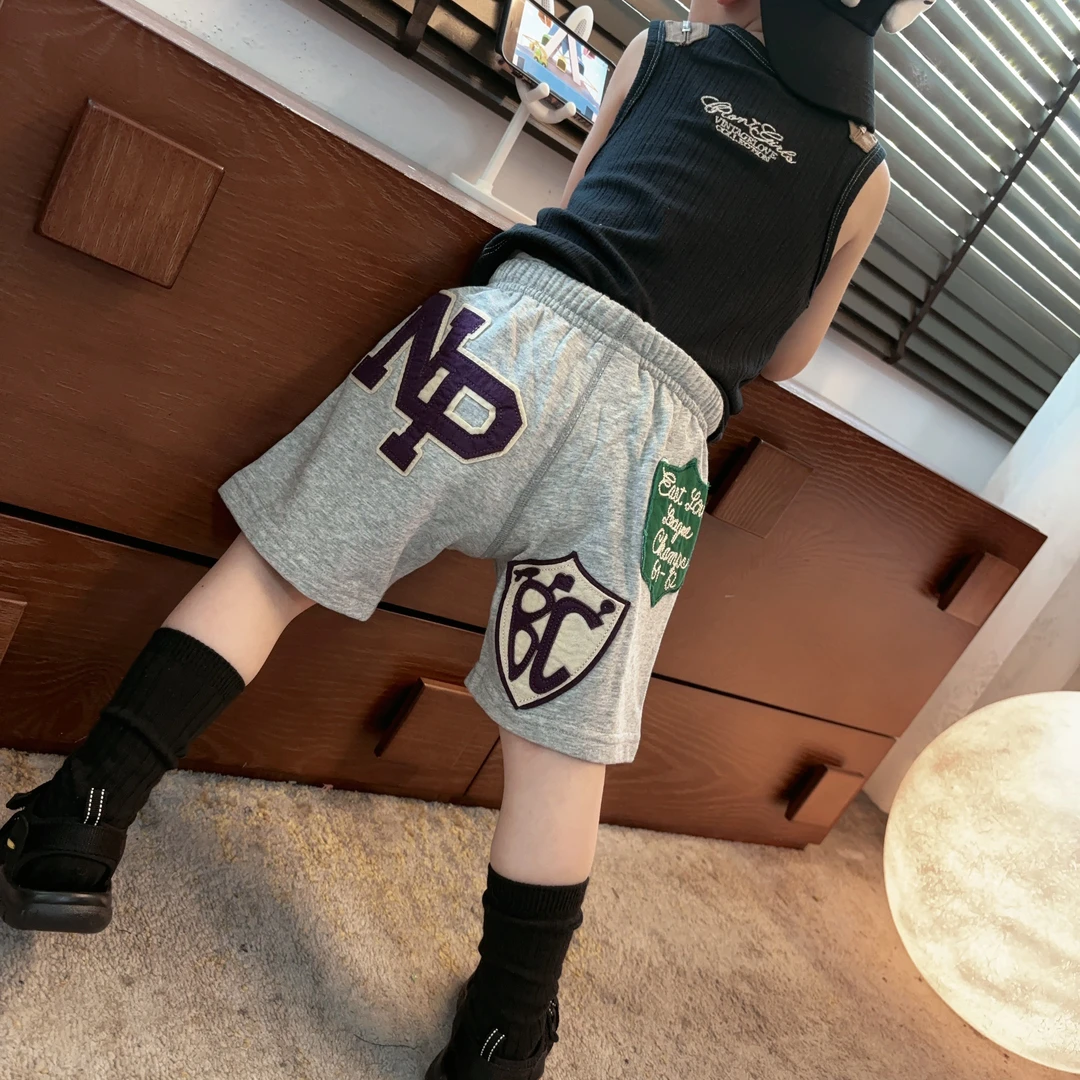 六六高品质童装 男女童日系DD中古款字母贴布抽绳运动棉短裤 两色