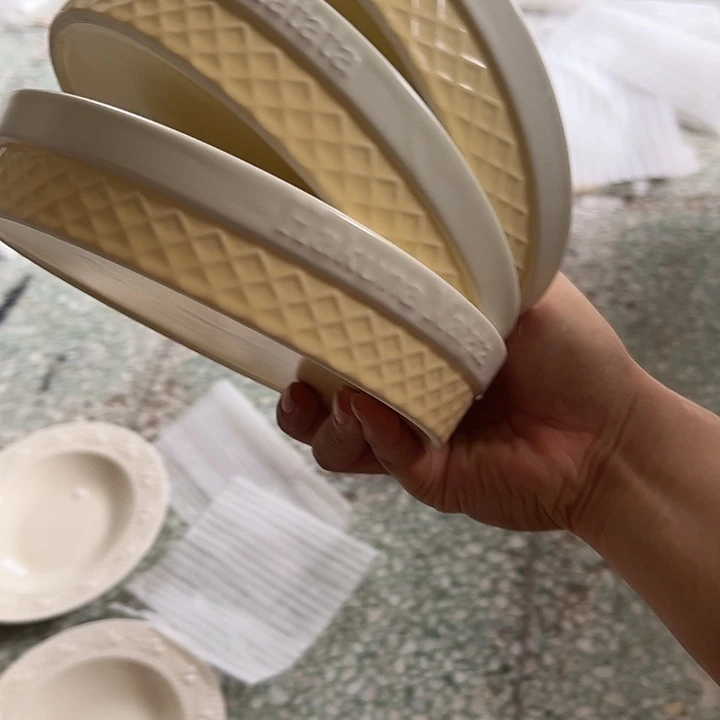 瓷片默认瑕疵商品并平静盘子