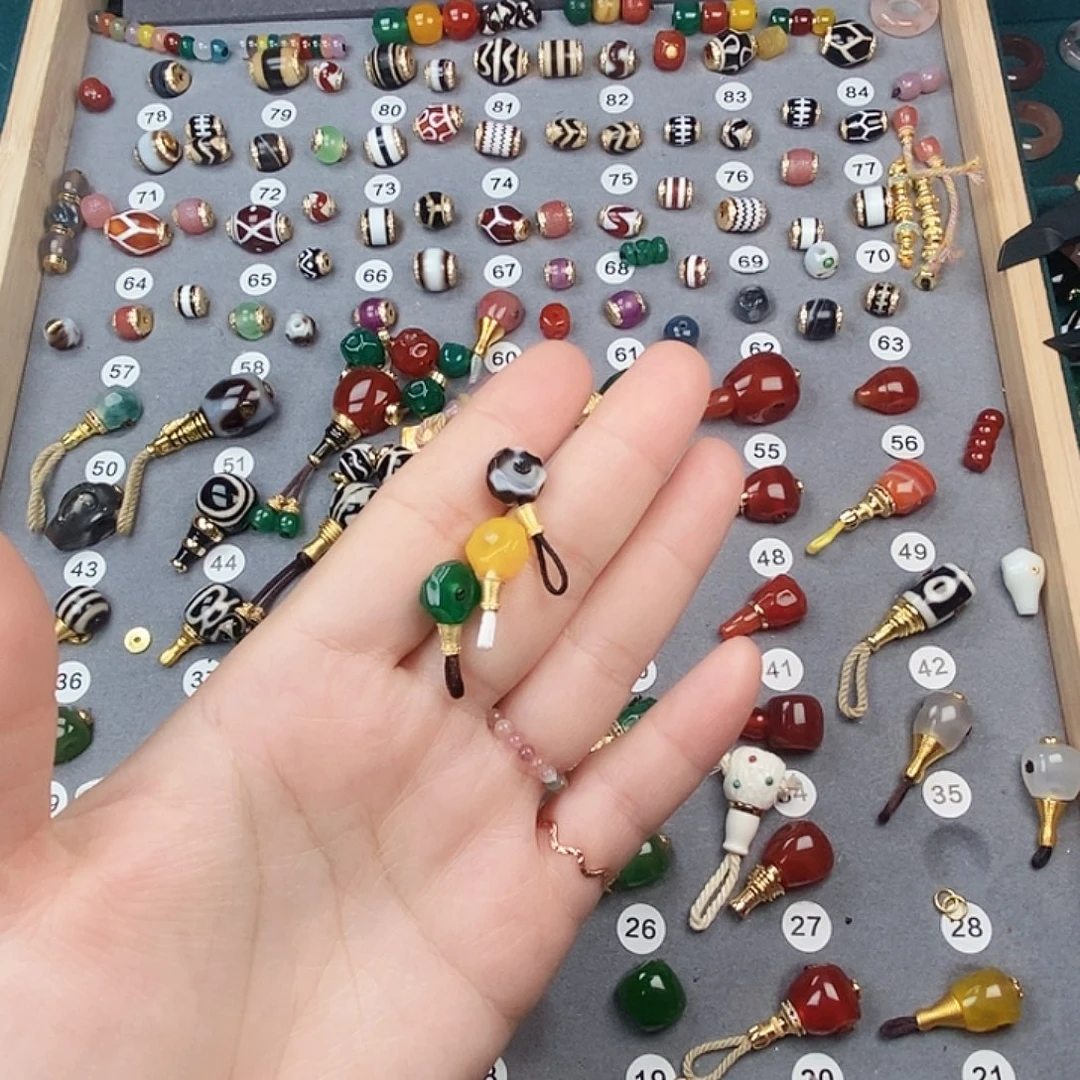 图****玛瑙/玉髓未镶嵌饰品