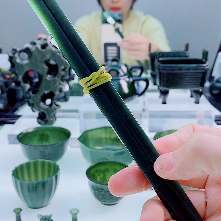 和田玉（青玉）未镶嵌把件微瑕