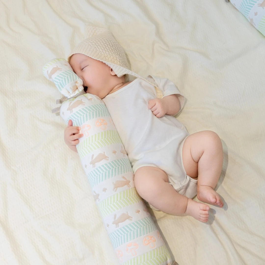 雅赞【新生儿糖果枕】新生儿婴幼吸汗透气纱布面料防溢奶侧睡枕抱枕
