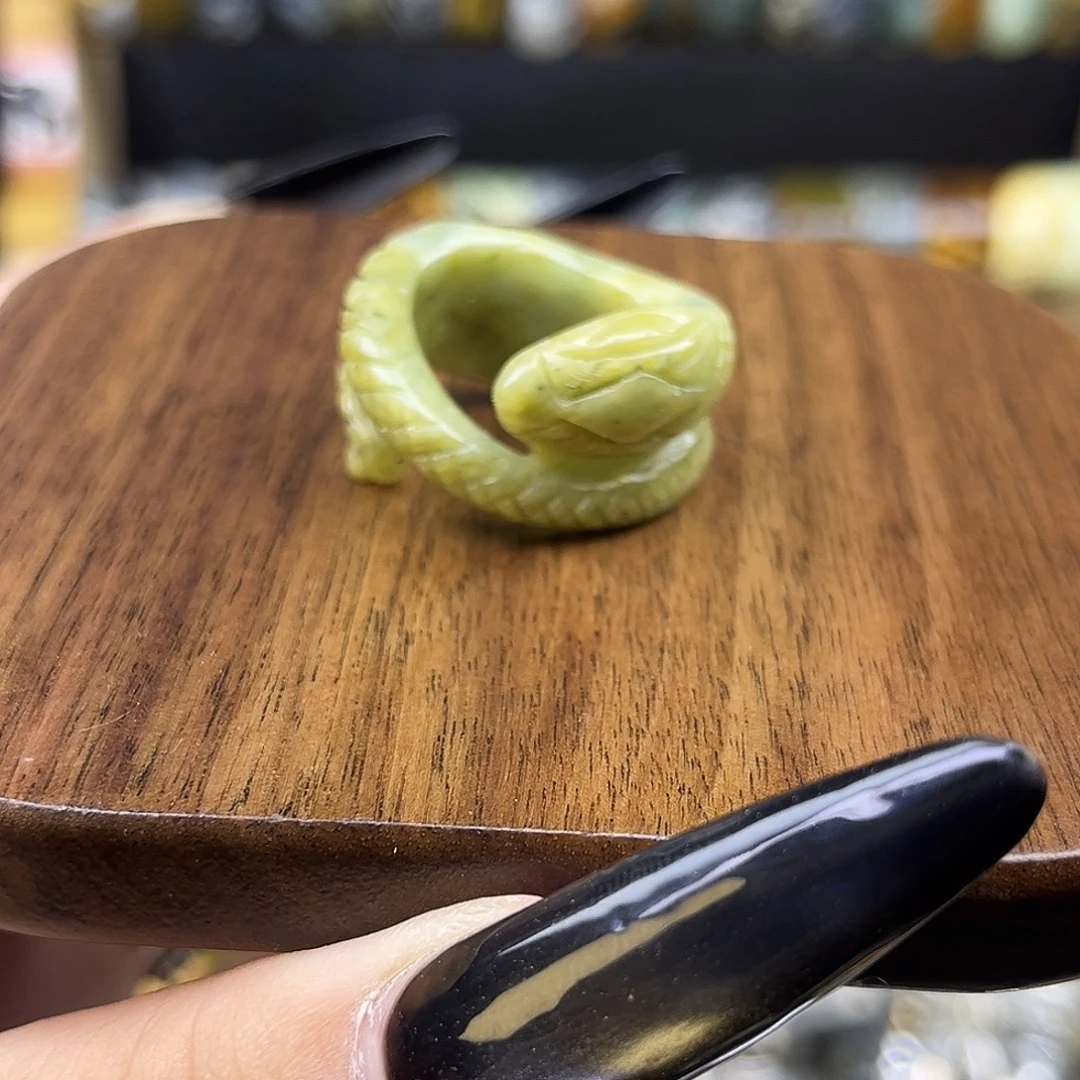 蛇纹石玉未镶嵌戒指港18