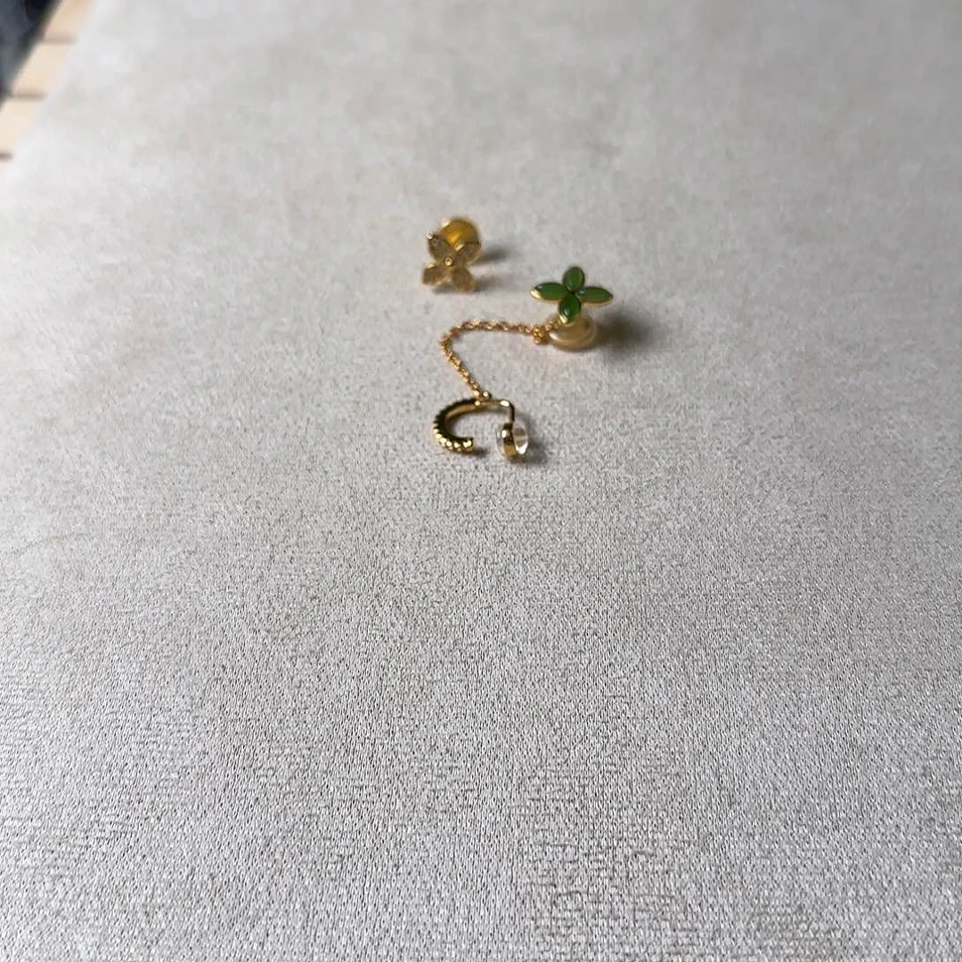 和田玉未镶嵌耳饰芥****界