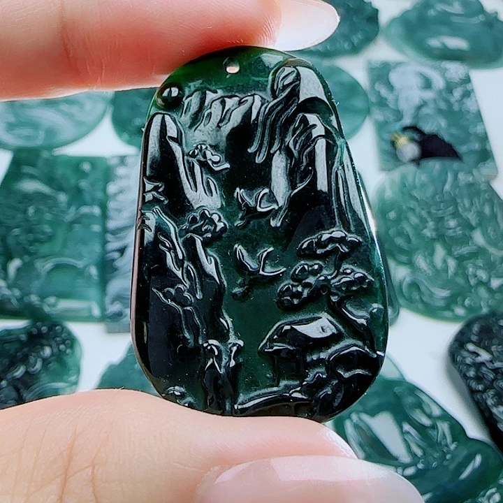 翡翠未镶嵌颈饰多样性发货天然的A货翡翠