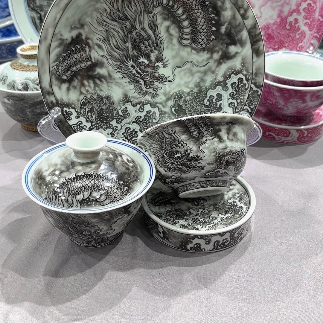 瓷片景德镇瓷器精品展示中心