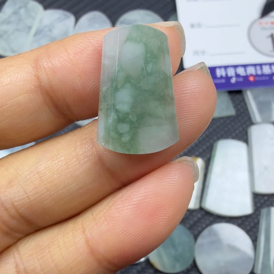 翡翠未镶嵌颈饰天然缅甸a货翡翠