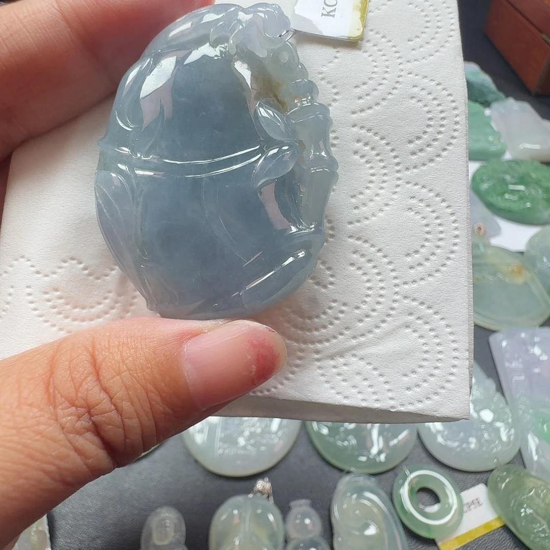 翡翠未镶嵌颈饰吊坠