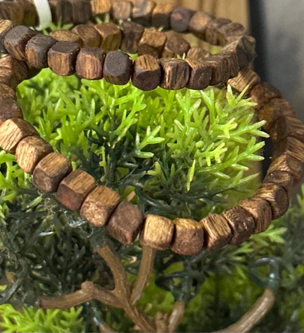 【琳琳推荐】绿奇楠张勺子四方珠 味道外放 单圈多样性发一