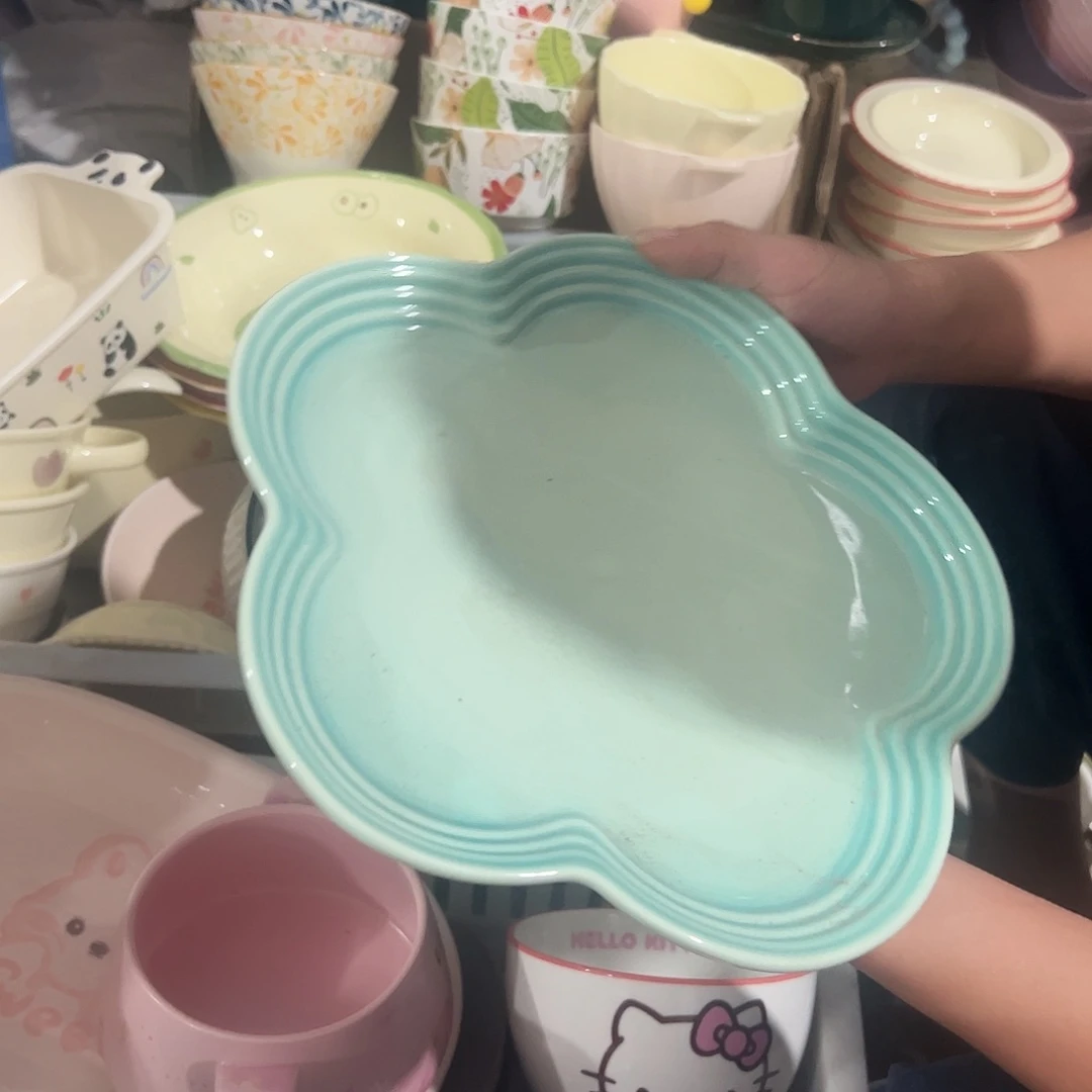 瓷片绿色花瓣盘一个微瑕