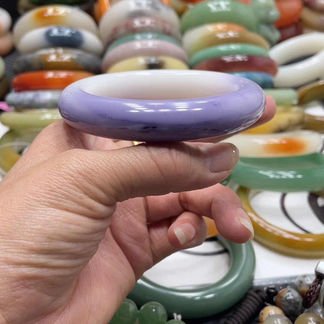 石英岩玉未镶嵌手镯