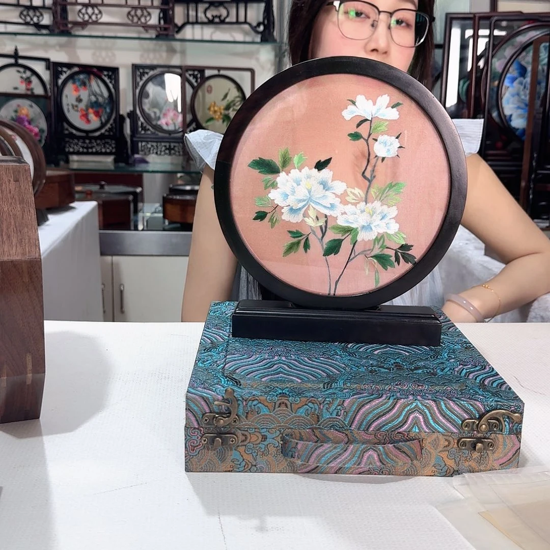 刺绣苏绣摆台牡丹