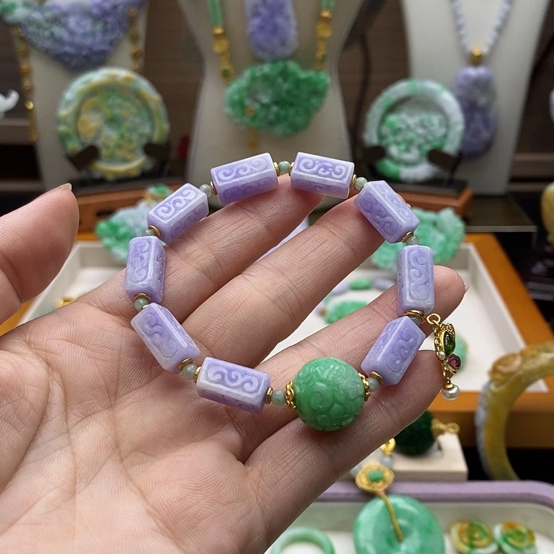 颈饰未镶嵌翡翠天然