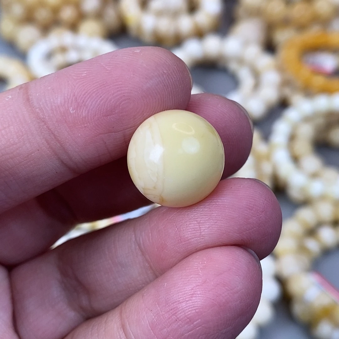 蜜蜡未镶嵌珠宝奇石17mm 2.7g 轻微花粉