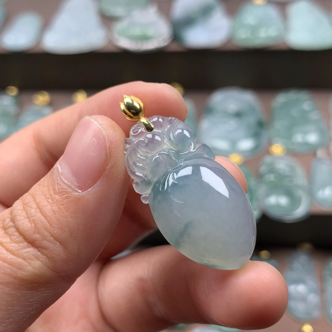 颈饰18K金镶嵌翡翠天然翡翠