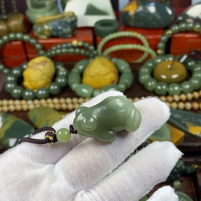 【闪购商品】岫岩老玉（透闪石质玉）颈饰未镶嵌