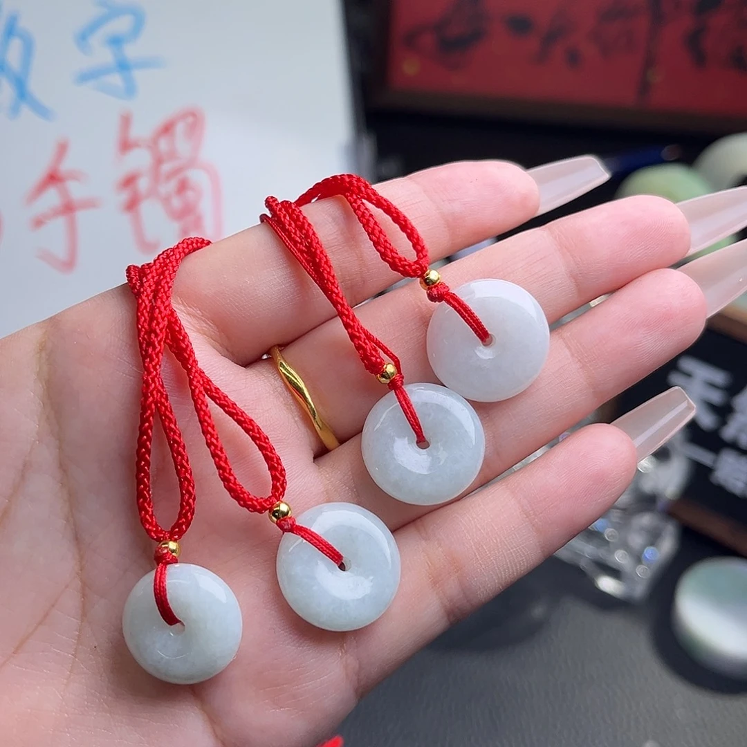 翡翠未镶嵌颈饰多样性发一件