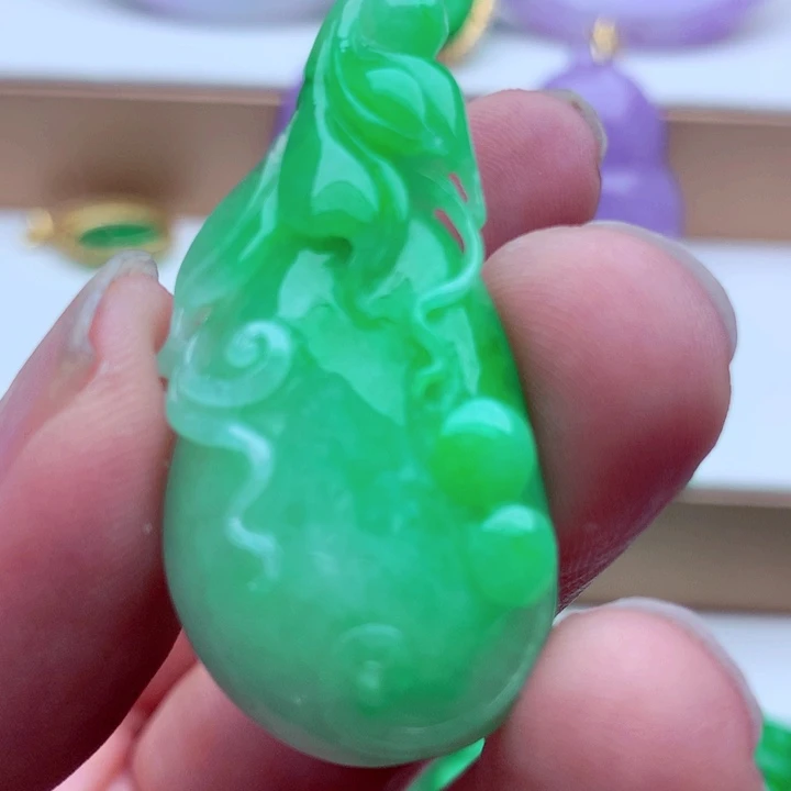翡翠未镶嵌吊坠(不含链)