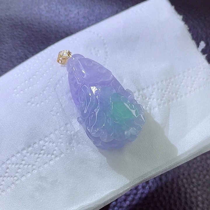 翡翠颈饰18K金镶嵌翡翠