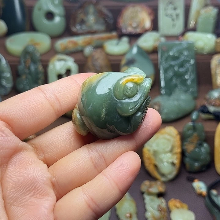 岫岩河磨玉（透闪石质玉）未镶嵌颈饰
