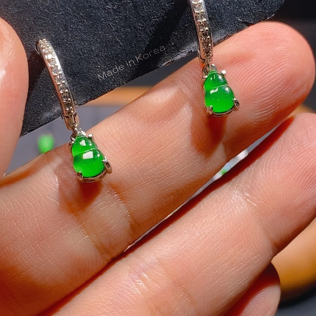 翡翠耳饰未镶嵌