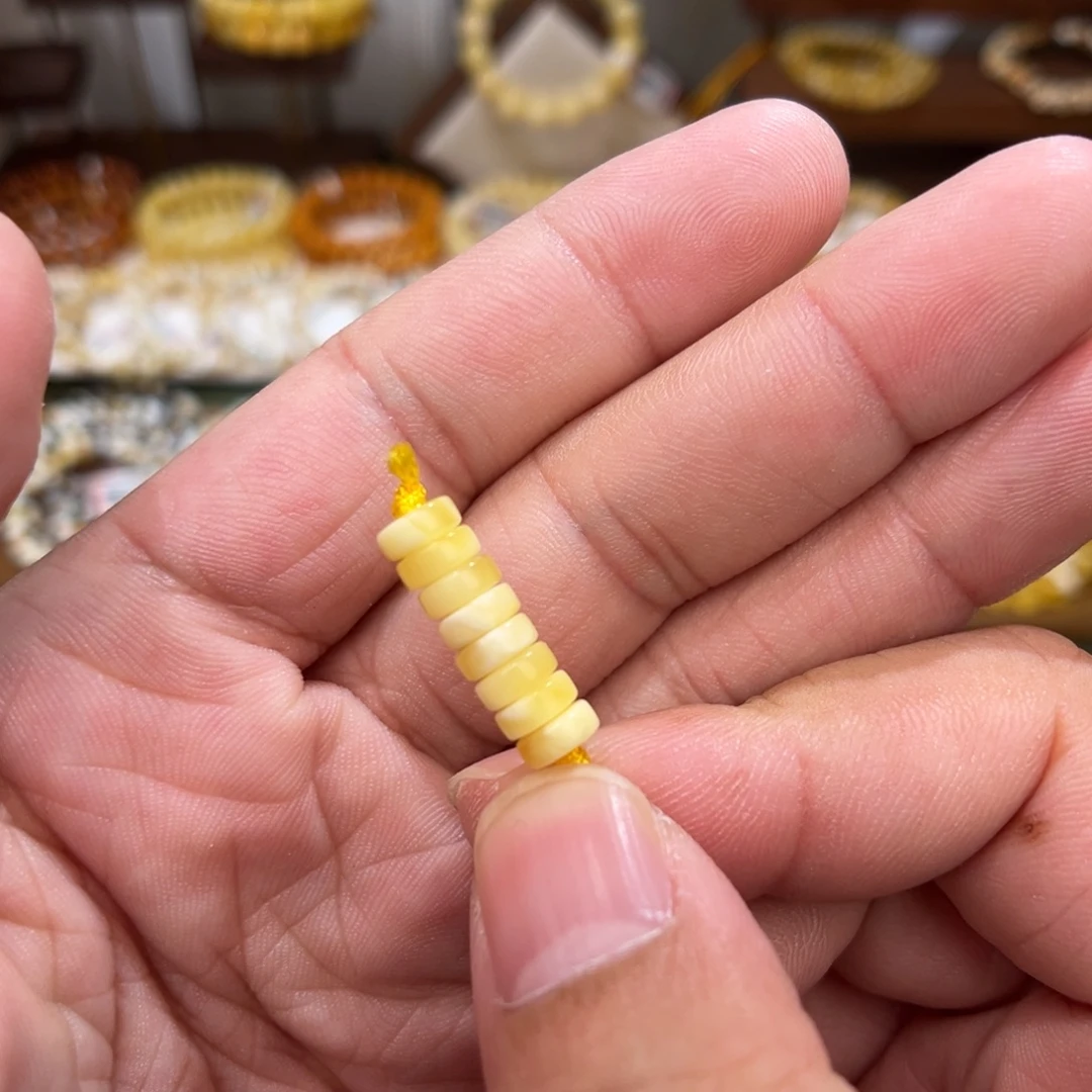 瘦***0琥珀未镶嵌裸石00006.0