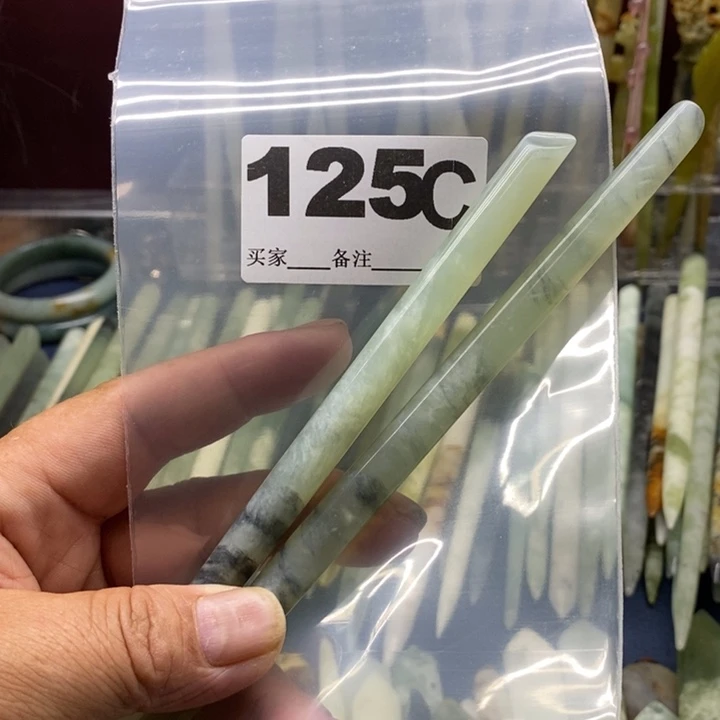 透闪石-蛇纹石玉发饰未镶嵌听****?