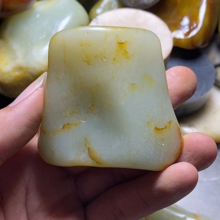 未镶嵌和田玉（糖玉）挂件