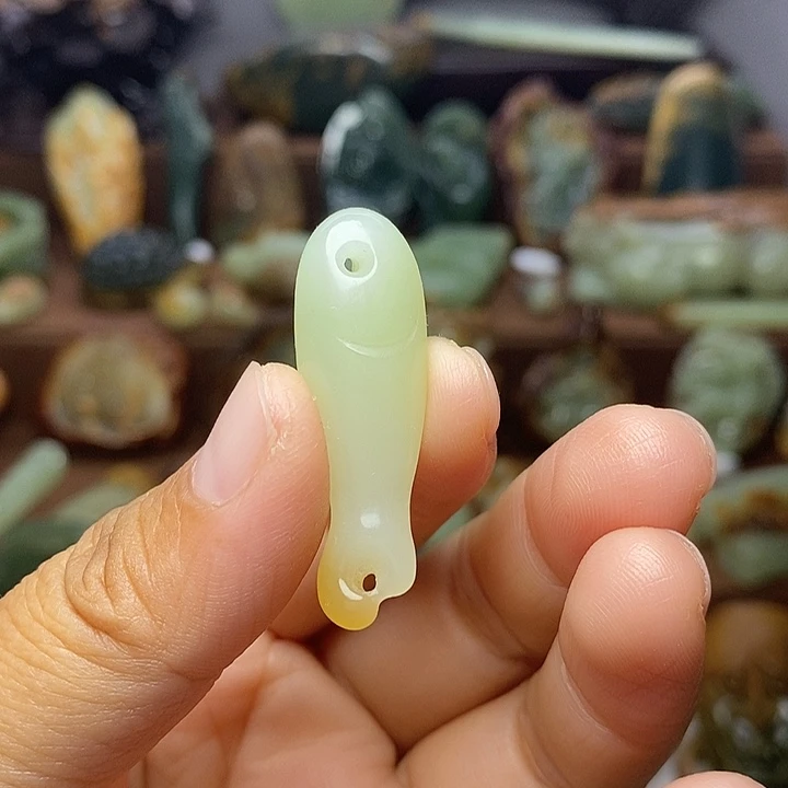 岫岩老玉（透闪石质玉）未镶嵌颈饰