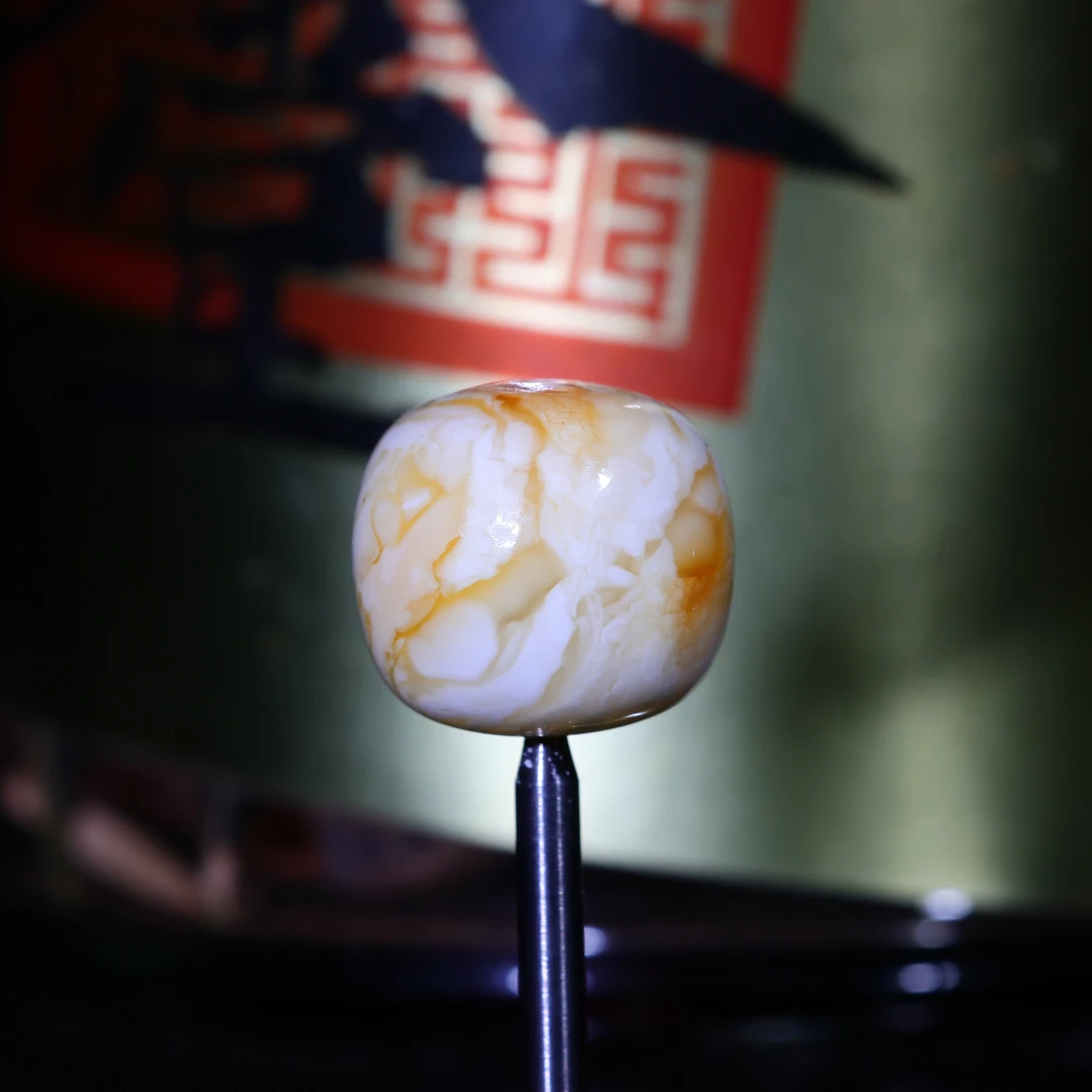 13m蜜蜡老型珠子顶珠天然原矿沁色瓷白花老型配饰13.7*12.9/A701