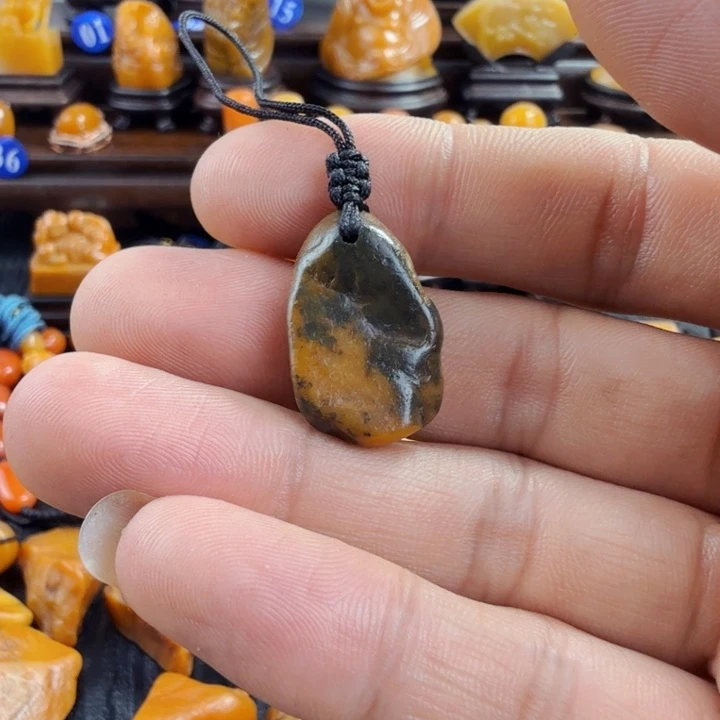 罗***钢田黄石乌鸦皮田黄