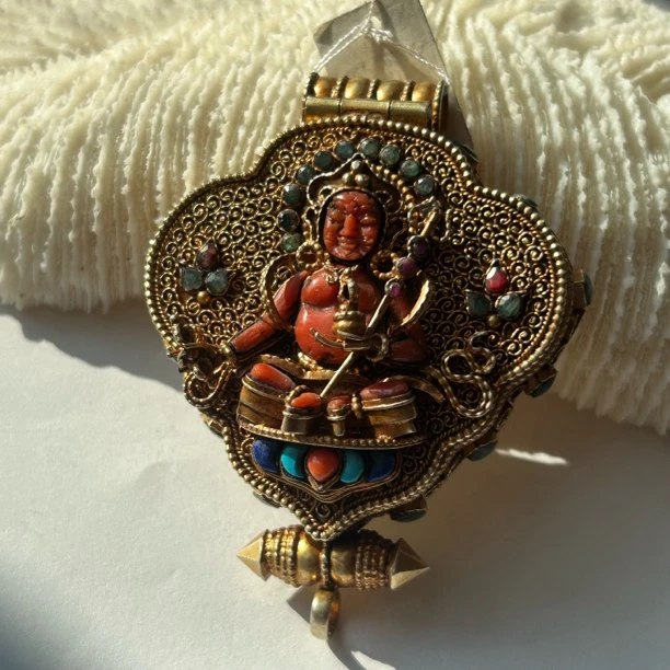 吊坠925银 尼泊尔纯手工银鎏金镶嵌宝石莲师金刚萨埵嘎乌藏传中古