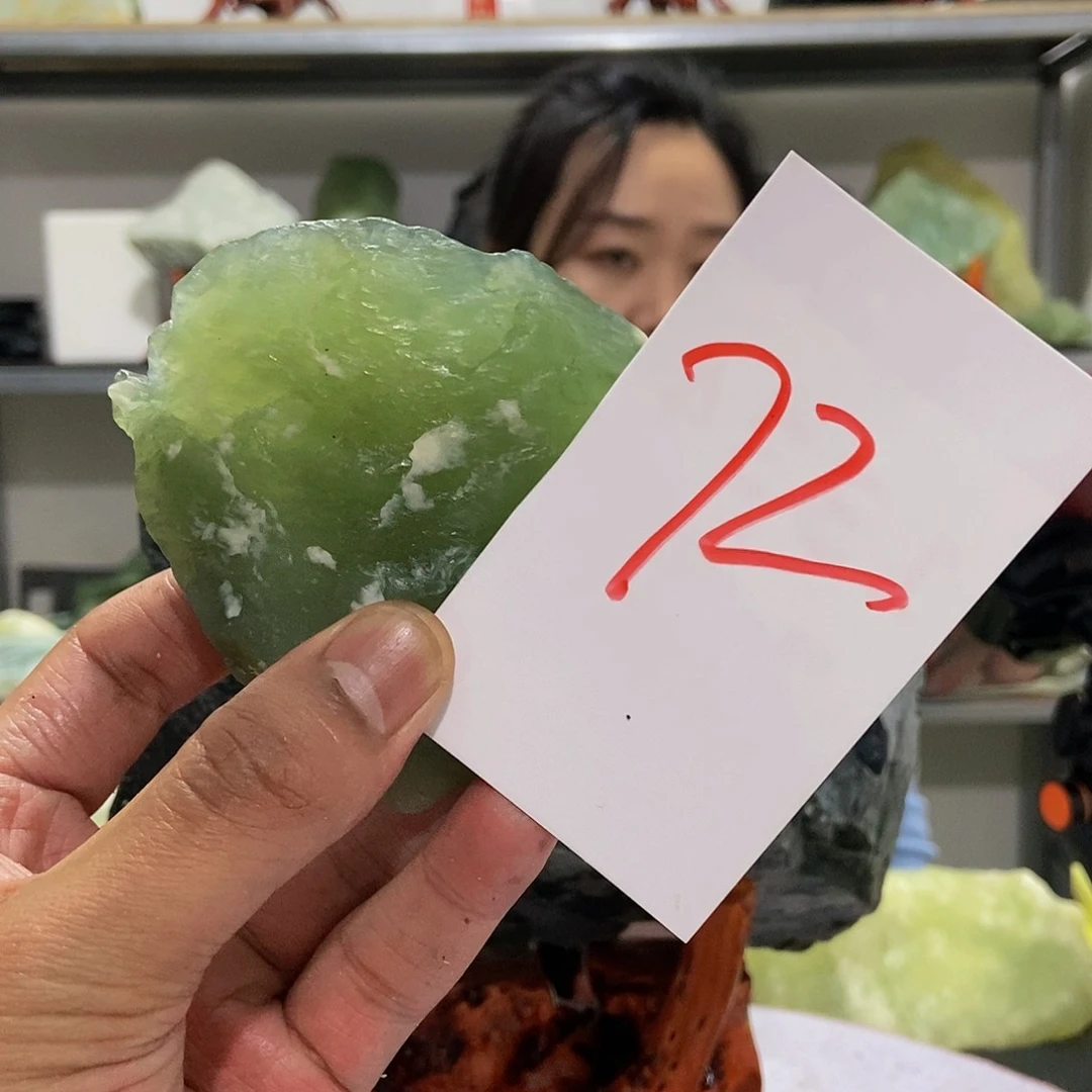 蛇纹石玉未镶嵌原石辉**光