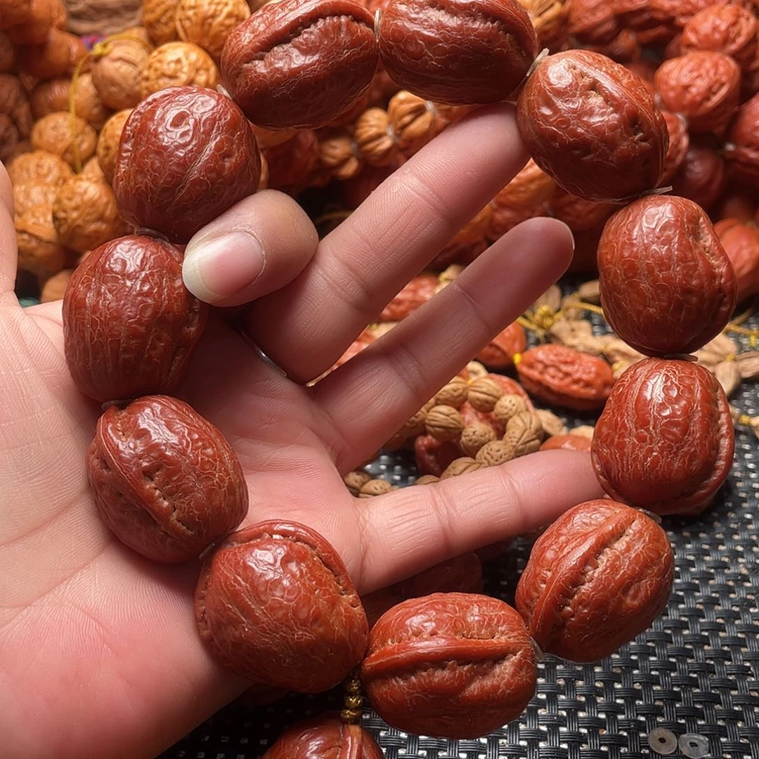 文玩核桃手串绣花鞋