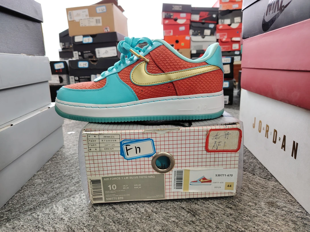 nike AF1 龙舟 经典配色鞋型 44码  F17
