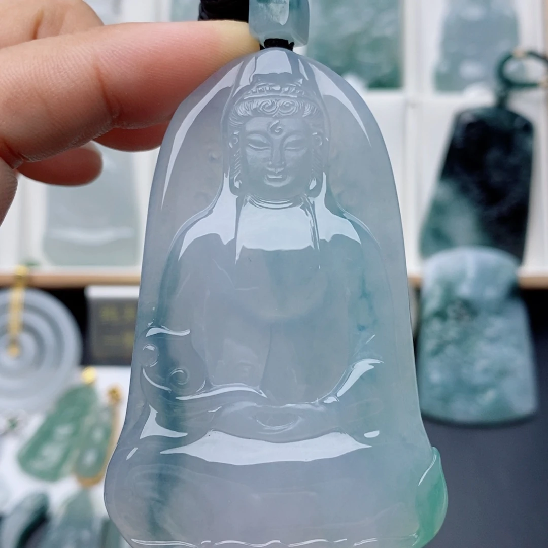 紫****翡翠未镶嵌颈饰素衣