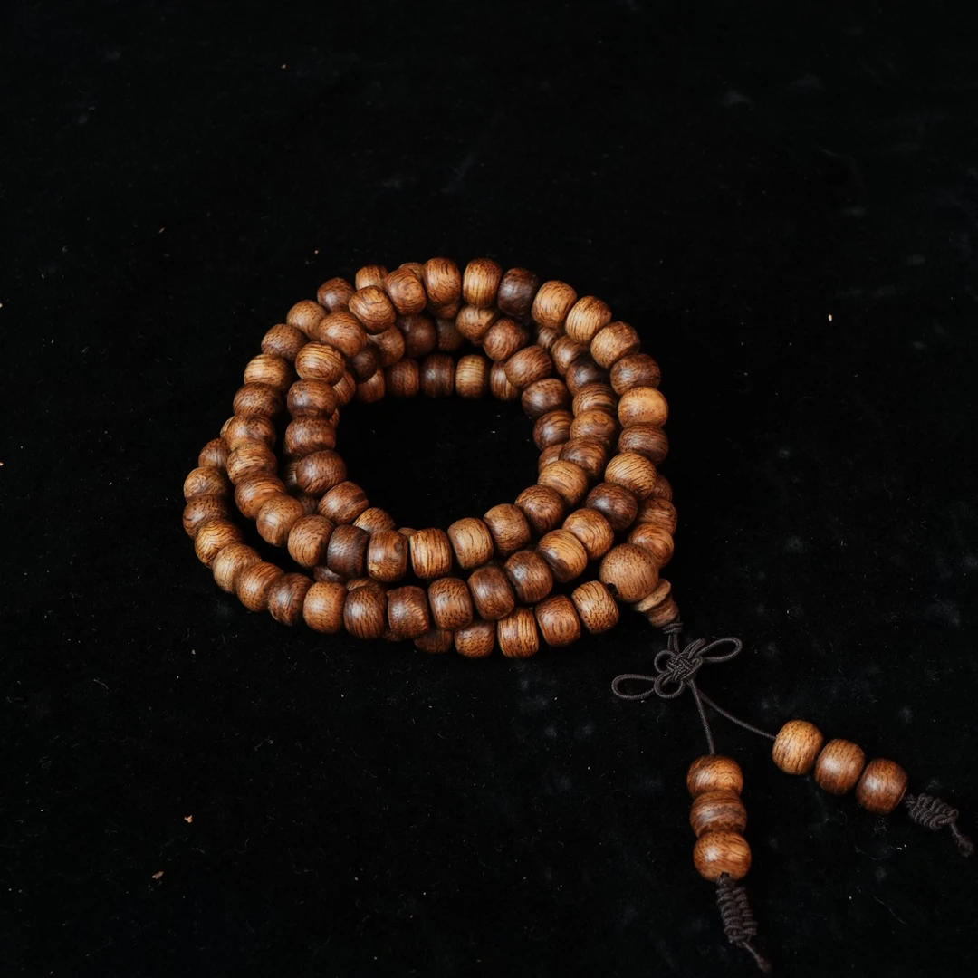 A6010 马拉OK黑油高山老料老型珠 0.8x0.62cm 11.35g