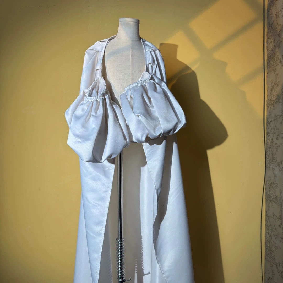 210米白色单拖尾潮服模特走秀潮服时尚单品两种穿法