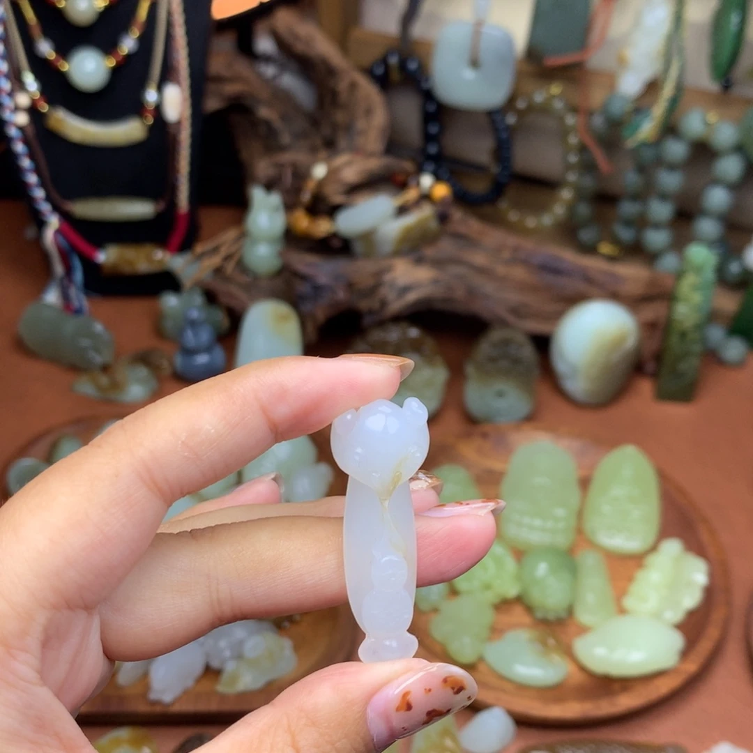 和田玉未镶嵌挂件