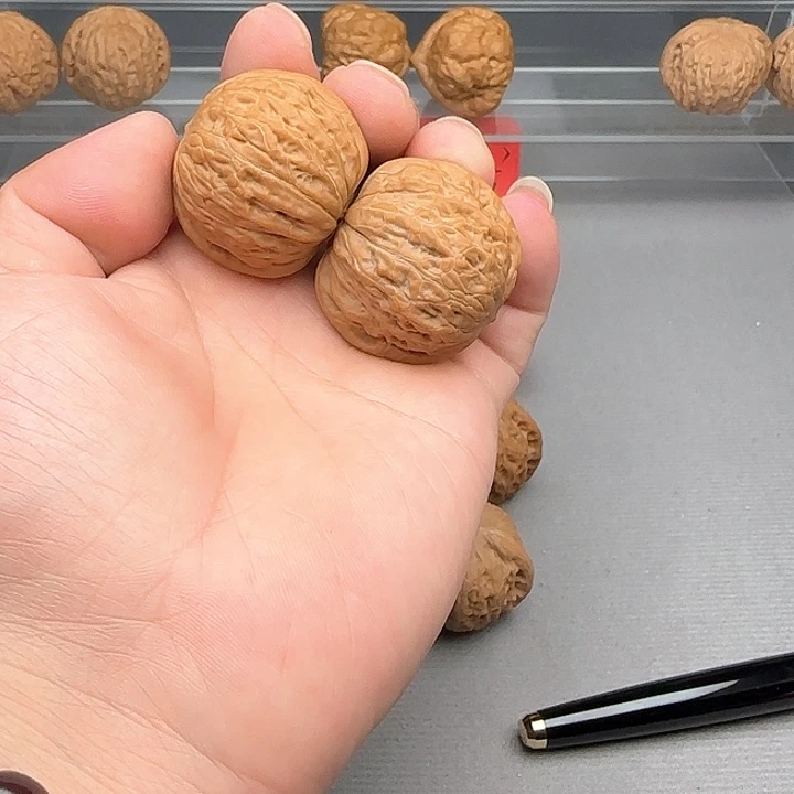 -***l核桃铁锤妹妹文玩核桃