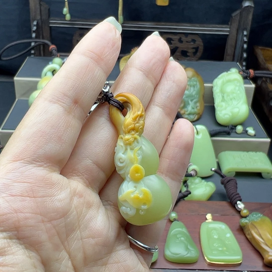 岫岩河磨玉（透闪石质玉）未镶嵌车挂用****8