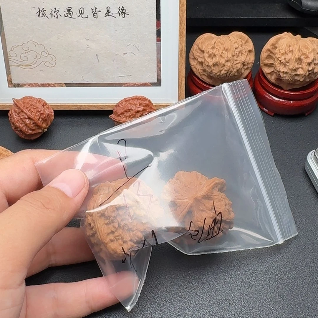 P***.文玩核桃吊坠凹底有瑕